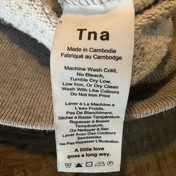 Aritzia TNA Hoodie - Picture 5 of 6